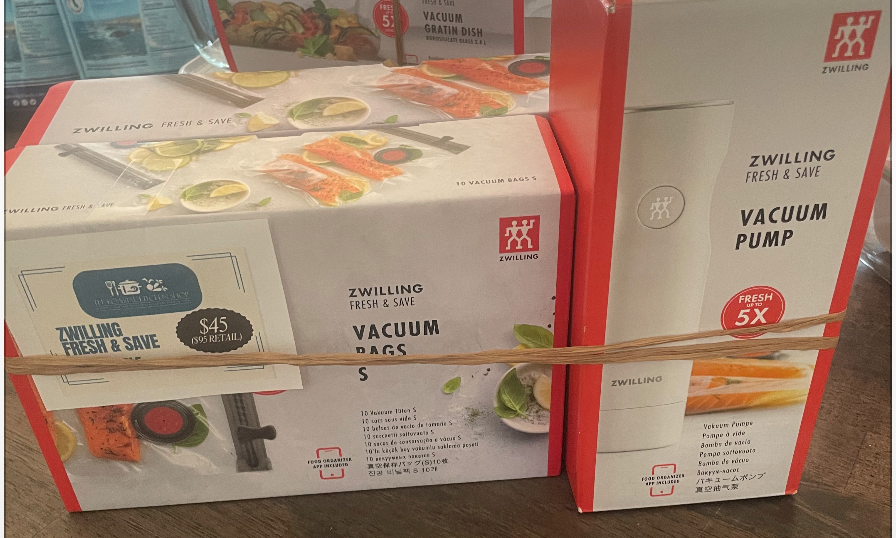 Zwilling Fresh & Save Vacuum Pump and Vacuum Bags Bundle
